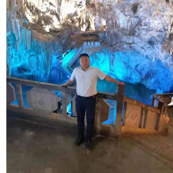 35岁岁云南单身帅哥 - 鹤岗吉缘网